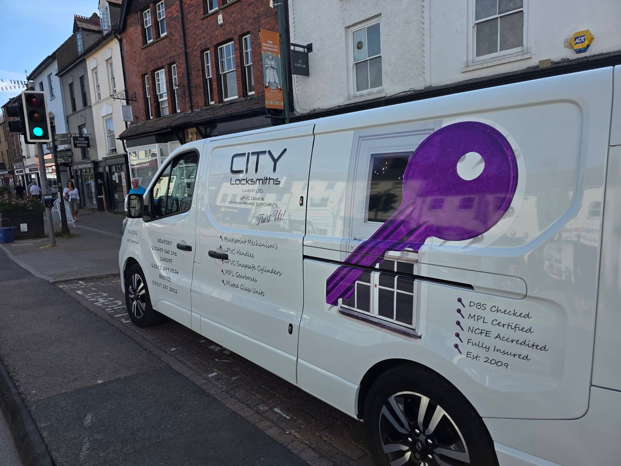 city-locksmiths-security-graphic
